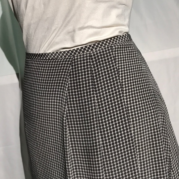 Calvin Klein Dresses & Skirts - Calvin Klein Silk Skirt Grey/White sz18W L11